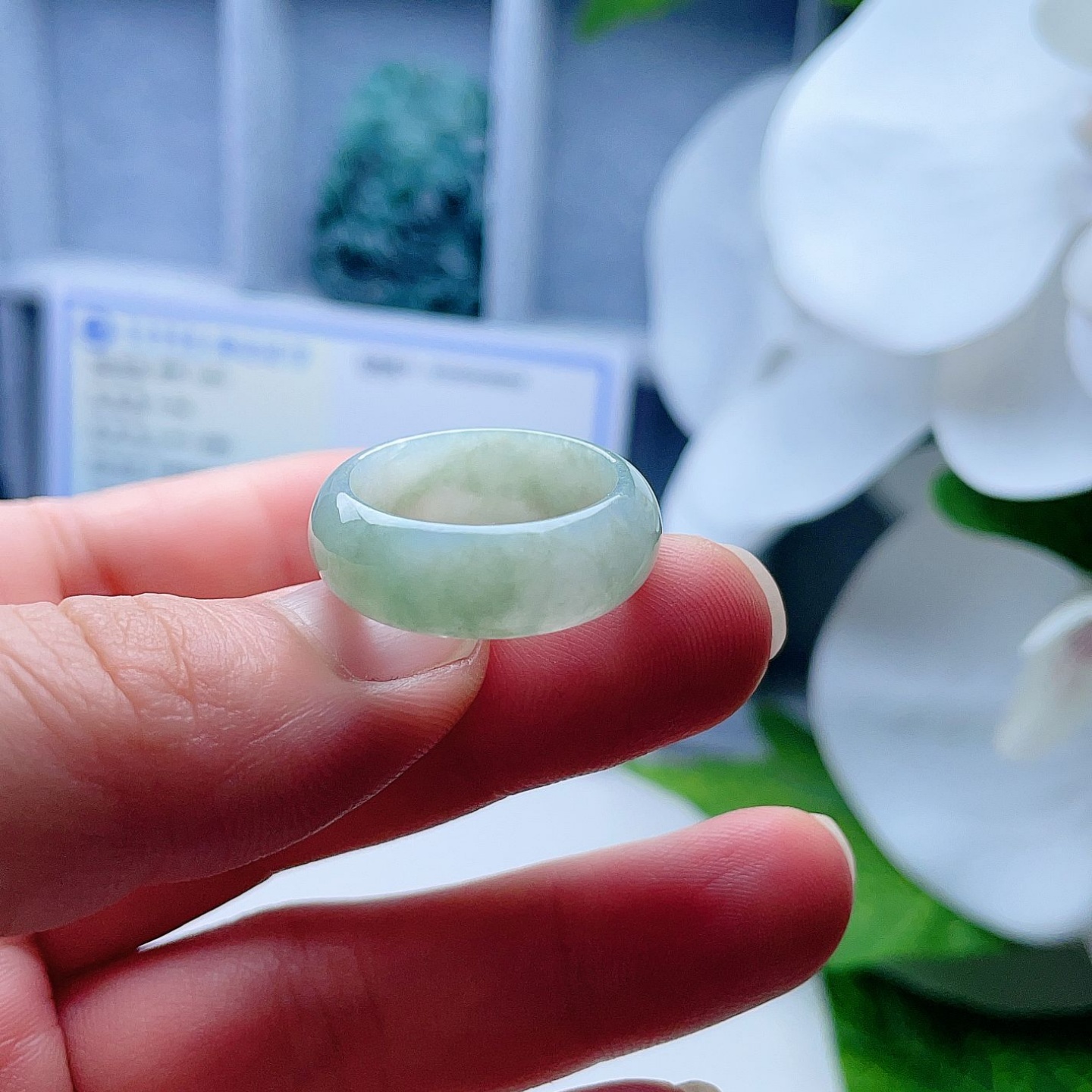 天然翡翠宽边戒指淡阳绿飘花意境