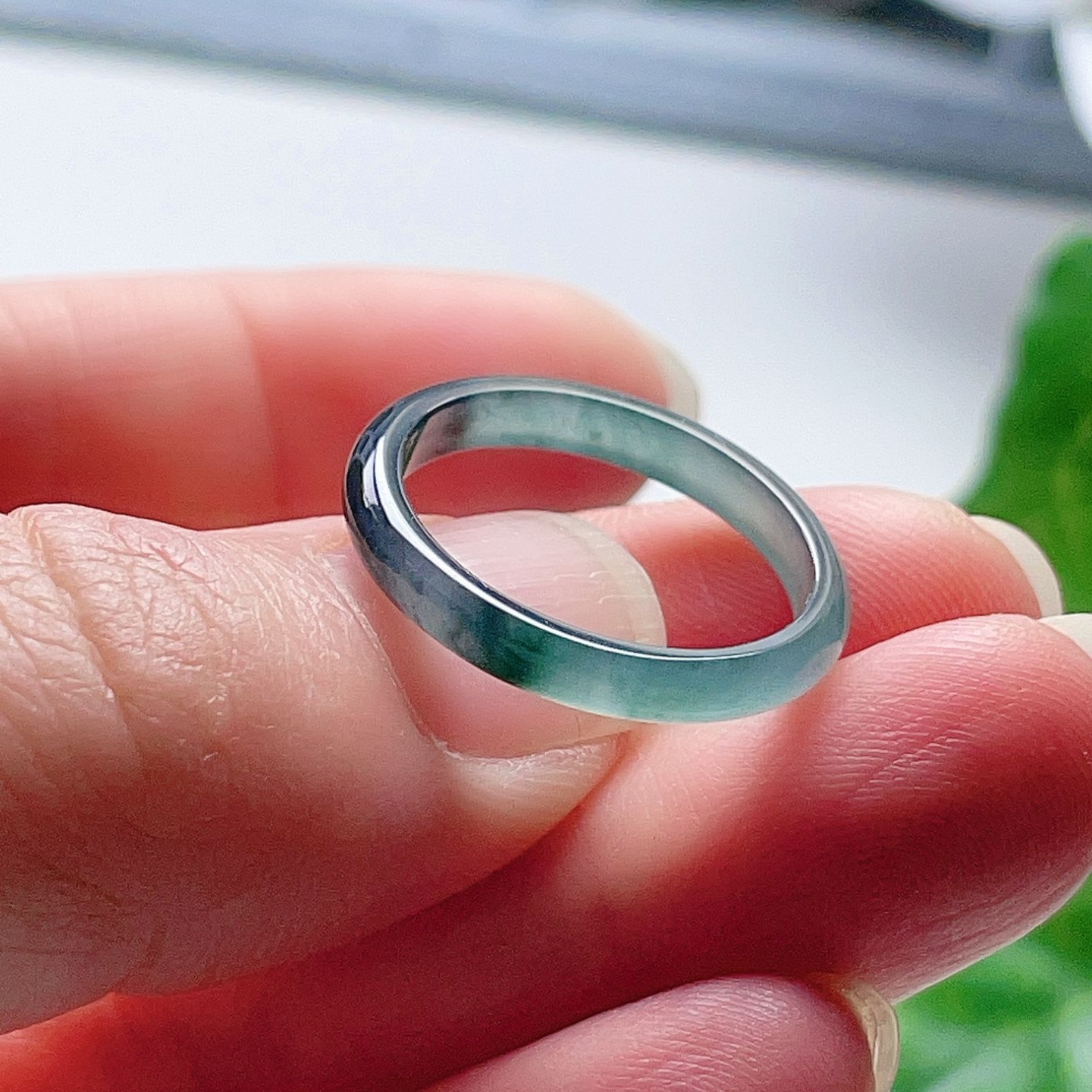 天然翡翠戒指灰黑蓝绿飘阳绿意境