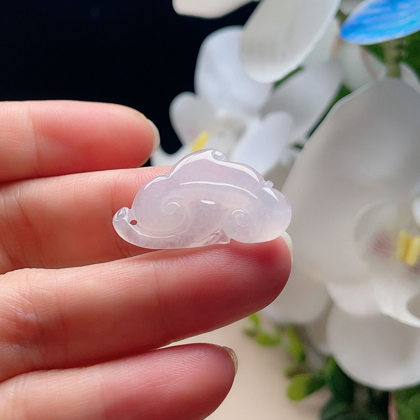 天然翡翠冰种如意吊坠乳白灵芝