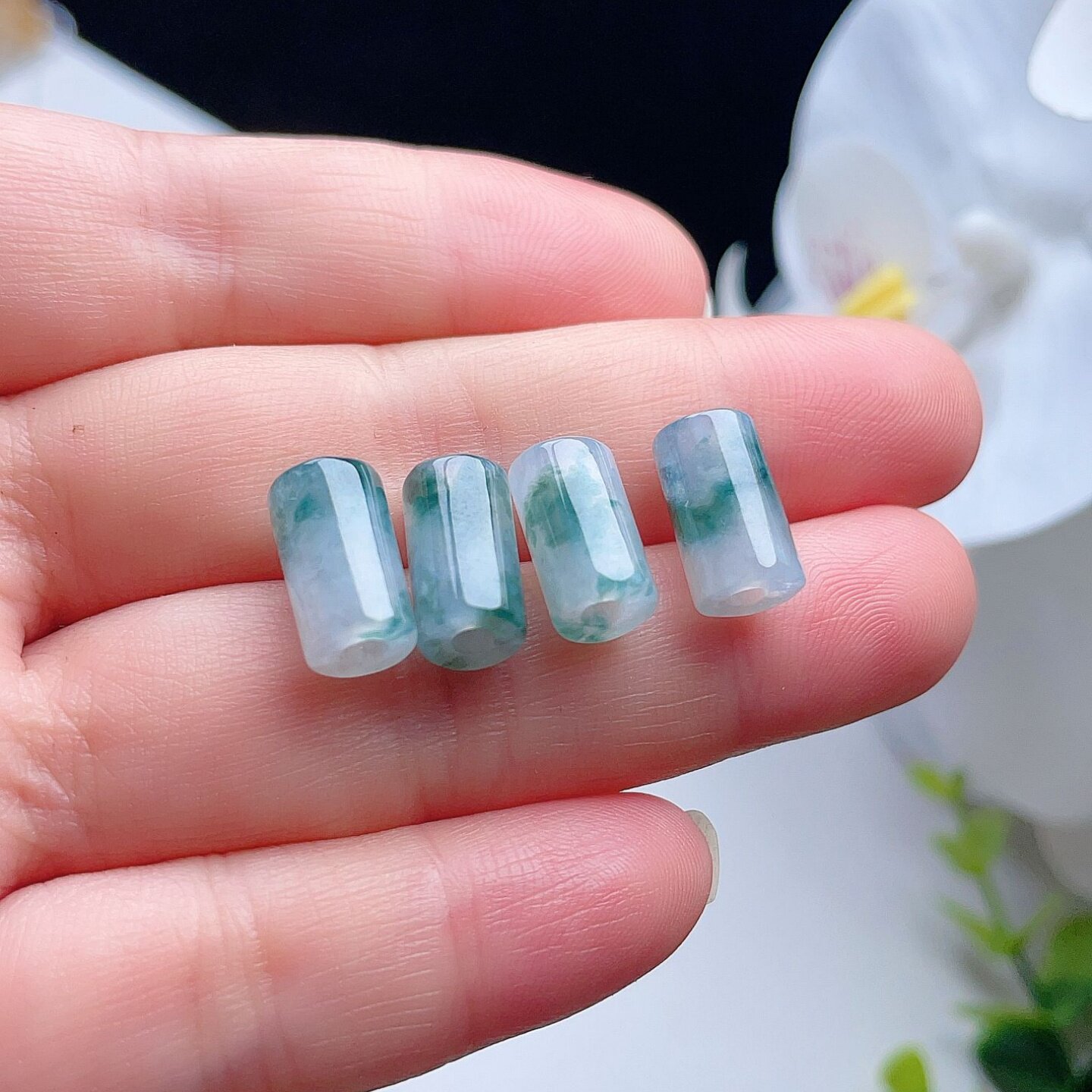 天然翡翠小路路通吊坠乳白飘花
