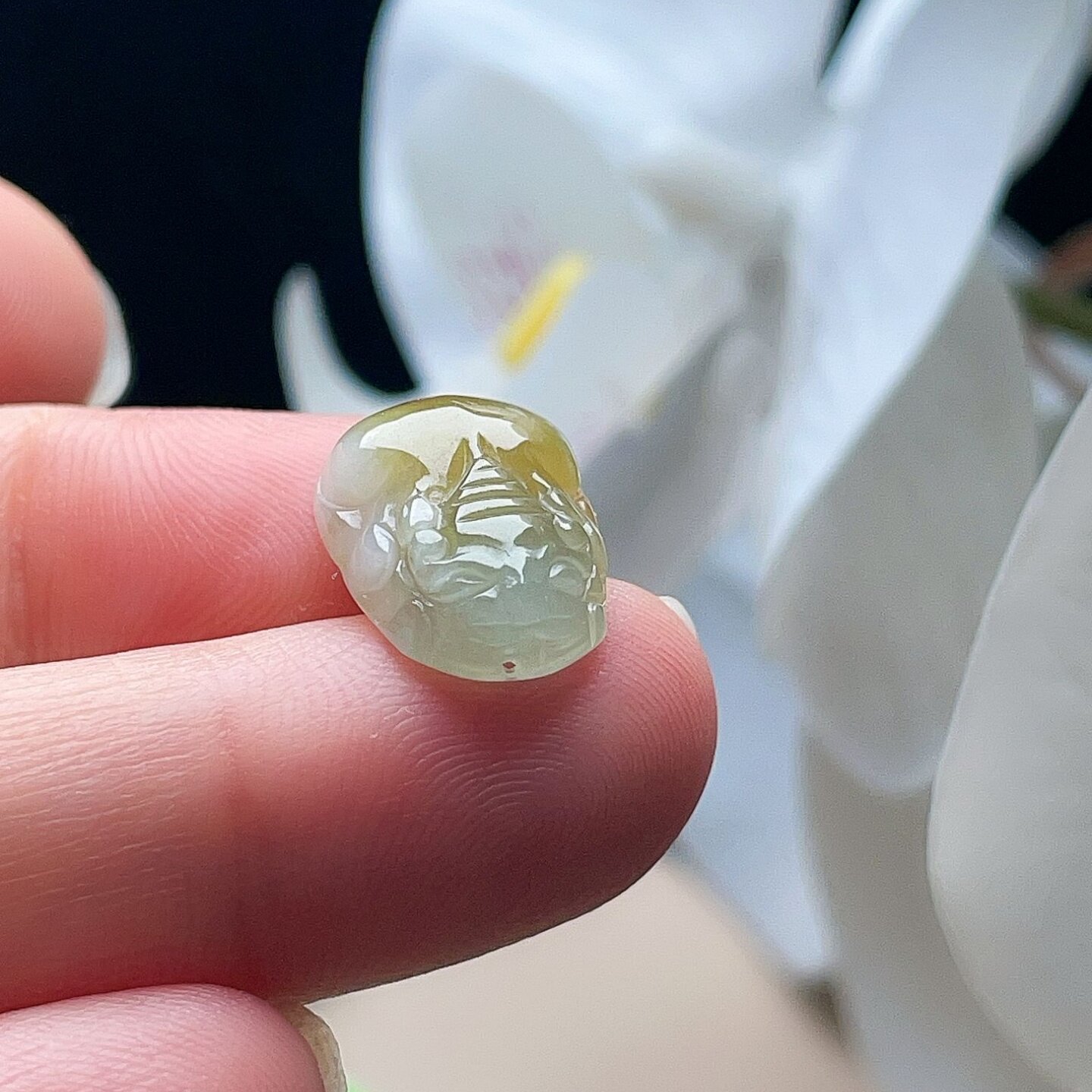 天然翡翠小貔貅吊坠白金黄双彩