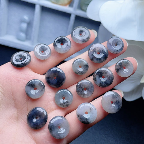 天然翡翠平安扣吊坠乳白飘乌鸡