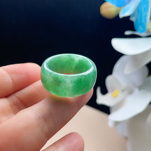 天然翡翠宽边戒指满绿阳绿玉指环