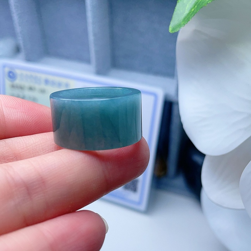 天然翡翠方扳指天空海蓝绿飘花