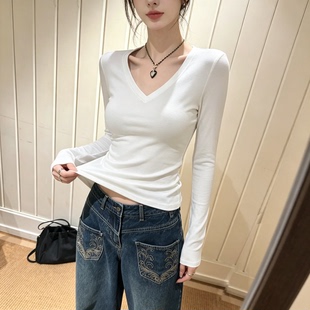 V领正肩长袖t恤女修身显瘦白色打底衫秋冬常规款紧身内搭百搭上衣