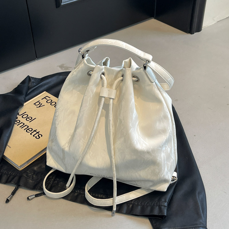 水桶包单肩包时尚洋气大容量2024新款潮INS双肩包气质休闲包日韩,箱包皮具/热销女包/男包,水桶包,淘宝优惠券,粉丝福利购,淘宝优惠卷