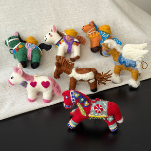 小马羊毛毡挂件本命年马年玩偶挂饰礼物立体动物手工吊坠