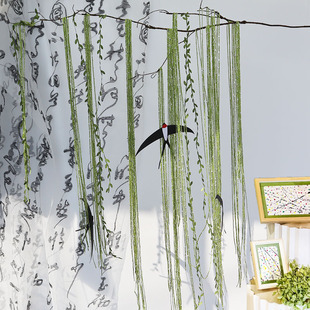 幼儿园春天柳叶枝条平衡燕子吊饰环创空中装饰线帘植物角挂饰布置