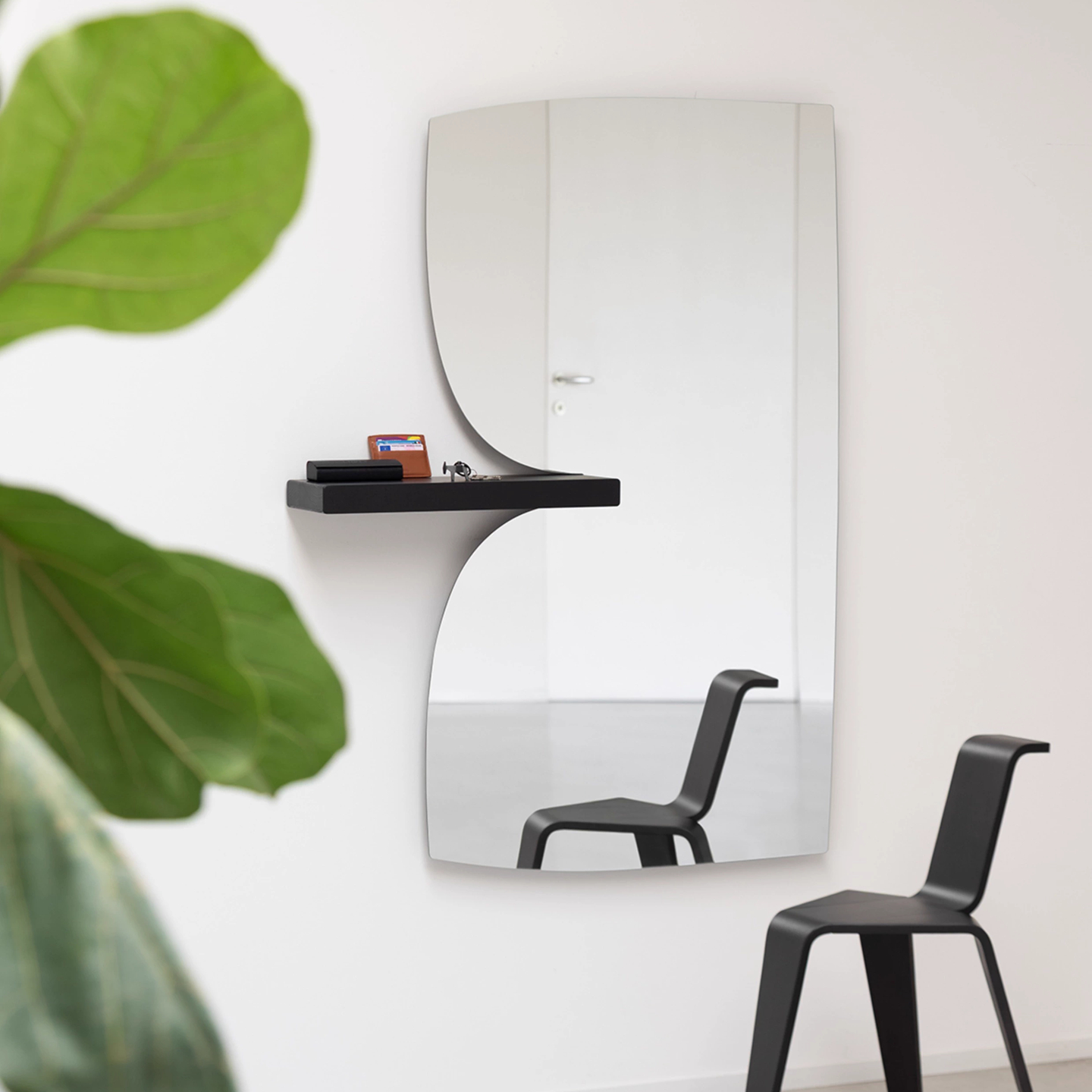 MAGIS壁挂免打孔置物穿衣镜