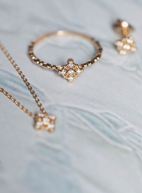 红麋鹿通体高级感个性简约爱心戒指百搭时尚通勤日常指环戒指女