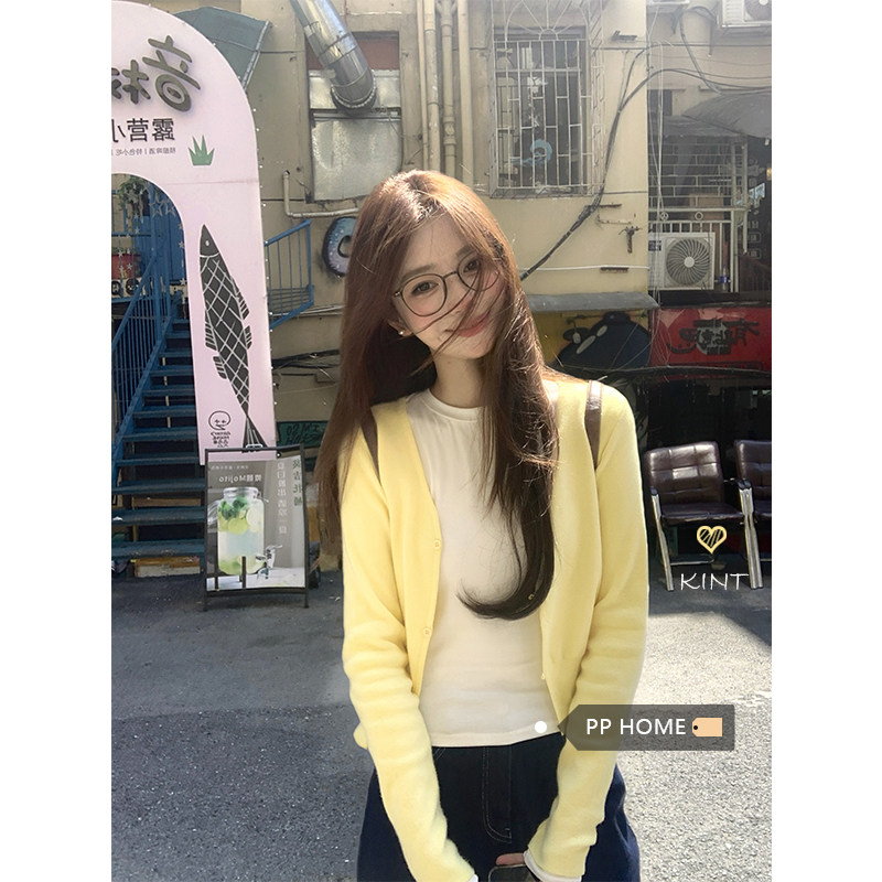 日本offcat韩系鹅黄色V领针织开衫短款毛衣女秋季温柔修身设计感