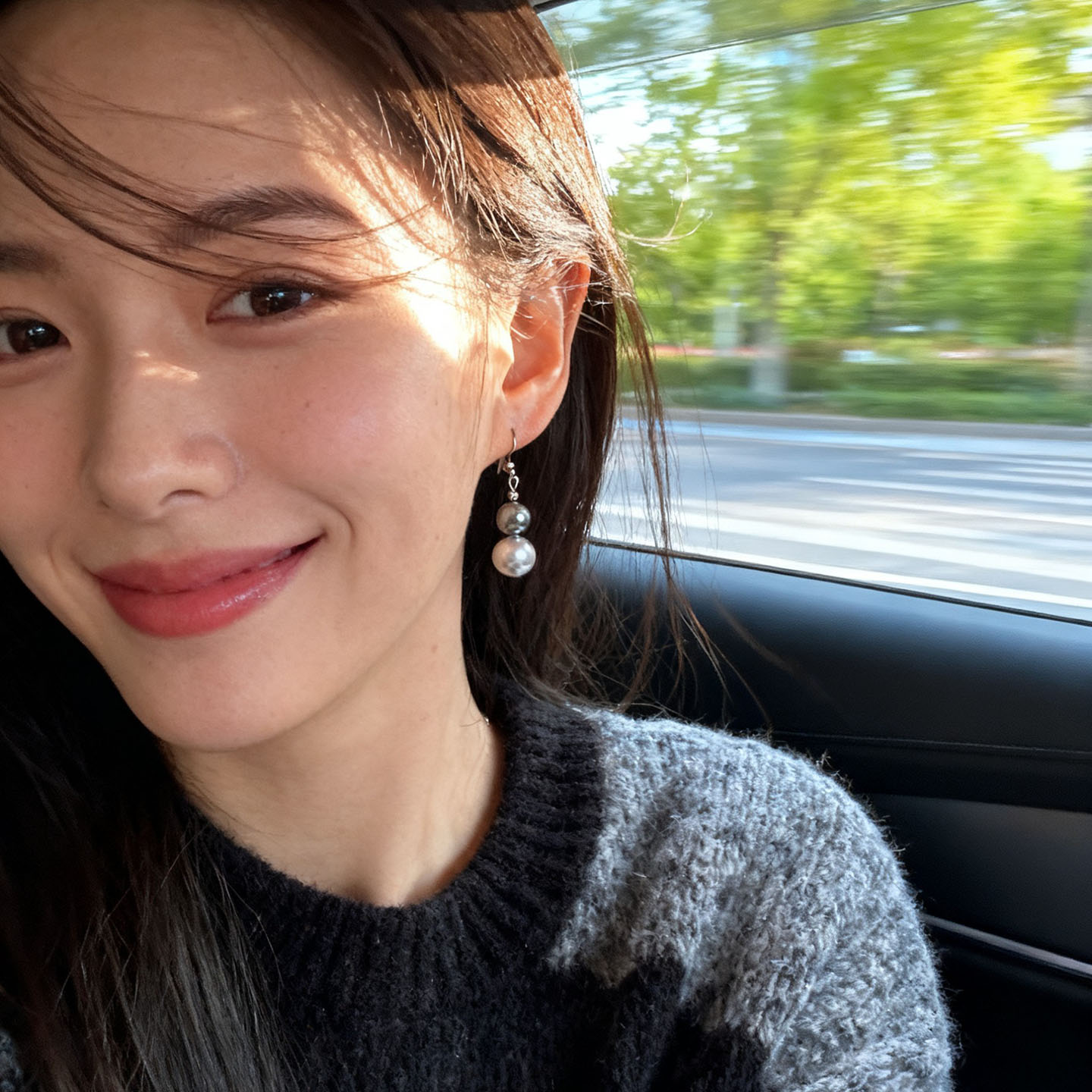 秋冬复古清冷黑灰玻璃珍珠耳环女