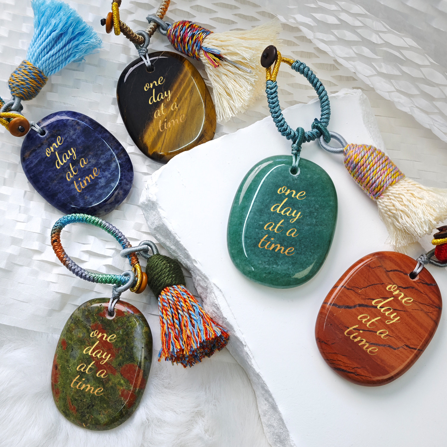 活在当下 天然水晶钥匙扣新年礼物水晶挂件包挂车挂幸运掌心石,饰品/流行首饰/时尚饰品新,奇石,淘宝优惠券,粉丝福利购,淘宝优惠卷