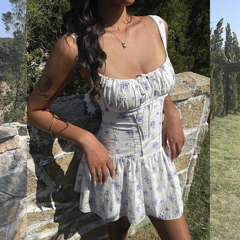 ITSNIKAR法式蓝色碎花吊带连衣裙女肌理感方领茶歇裙短款小白裙子