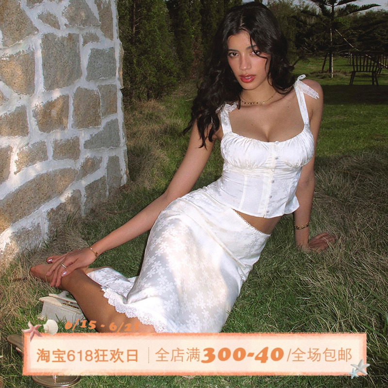ITSNIKAR法式肌理感提花缎面吊带套装女夏性感白色蝴蝶裙子两件套