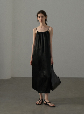 [共线]COLNE秋季新款通勤设计感全醋酸缩褶A摆柔光感吊带裙C4428