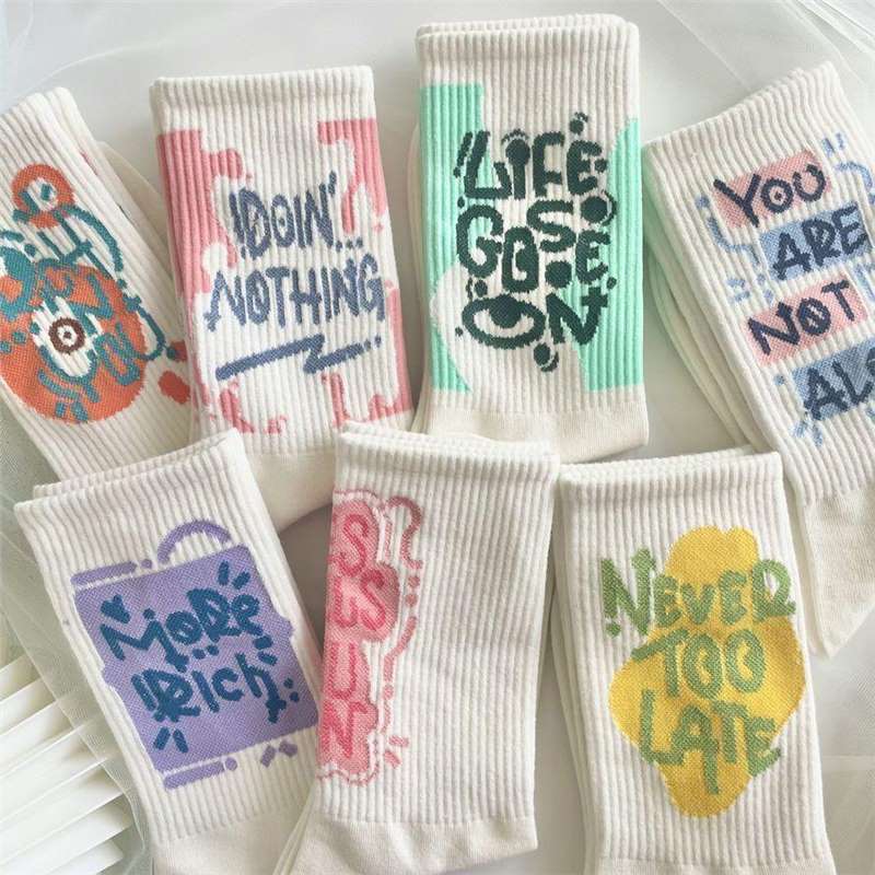 袜子女秋冬ins潮高颜值炸街秋款百搭学生运动高颜值白色中筒袜子