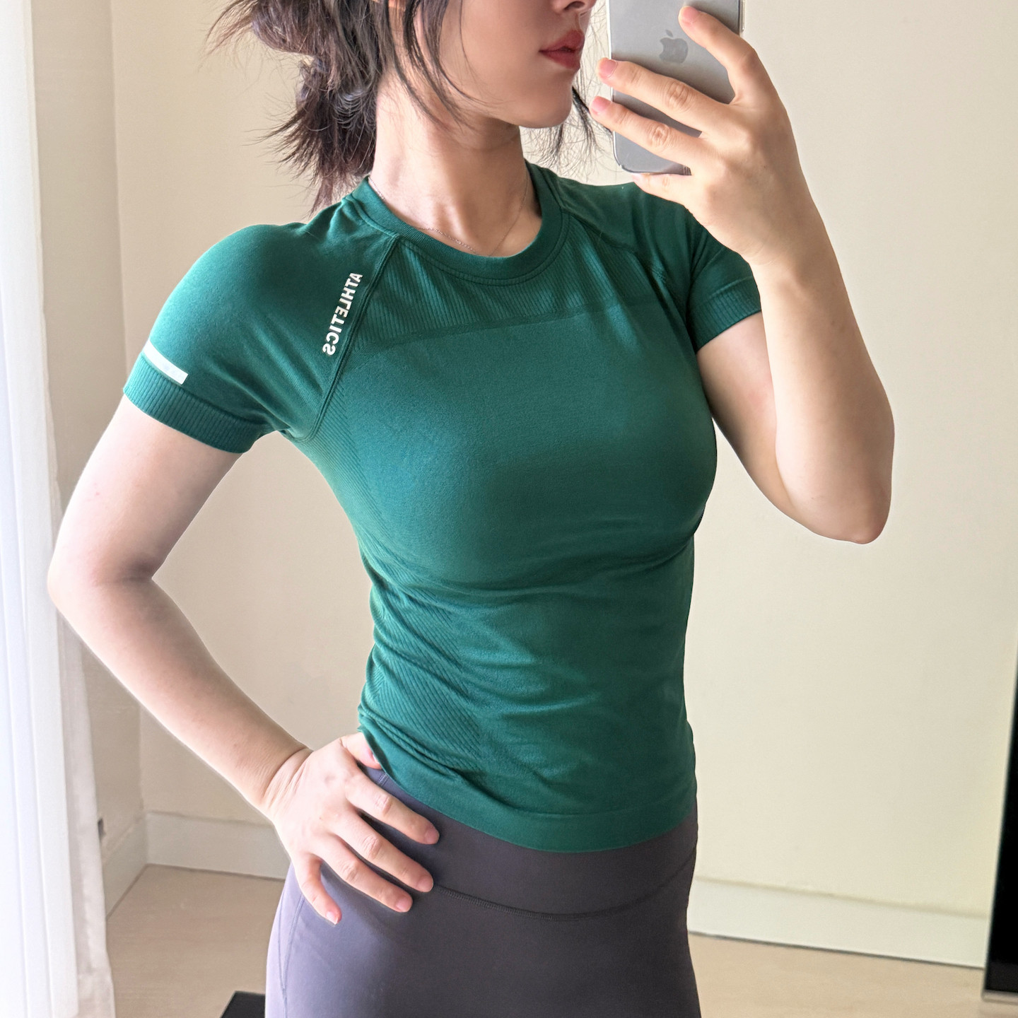 高弹裸感瑜伽上衣短袖女显瘦普拉提健身t恤速干运动短袖瑜伽服,运动/瑜伽/健身/球迷用品,瑜伽t恤,淘宝优惠券,粉丝福利购,淘宝优惠卷