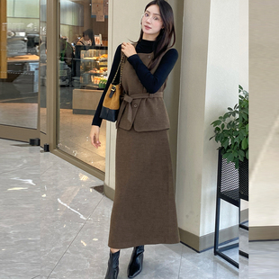 今年流行优雅气质马甲半身裙套装女款秋天高级感三件套穿搭一整套
