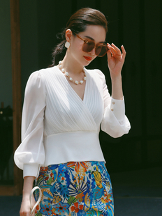 轻熟风白色气质上衣时尚 V领衬衫 优雅 复古长袖 15小时高级小香法式