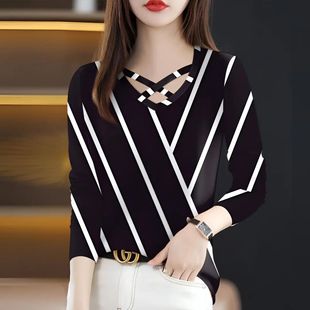 断码2025春秋新款交叉领长袖T恤大码时尚女装外穿百搭遮肚上衣潮