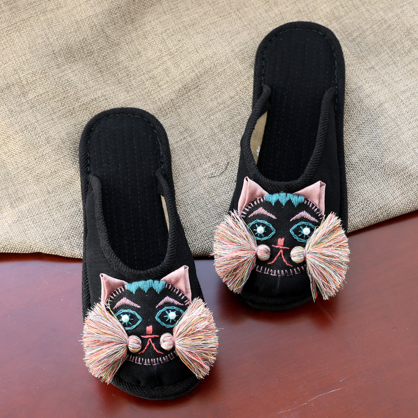 手工刺绣猫猫布拖鞋女款复古平底鞋舒适不累脚女士布拖鞋2025新款