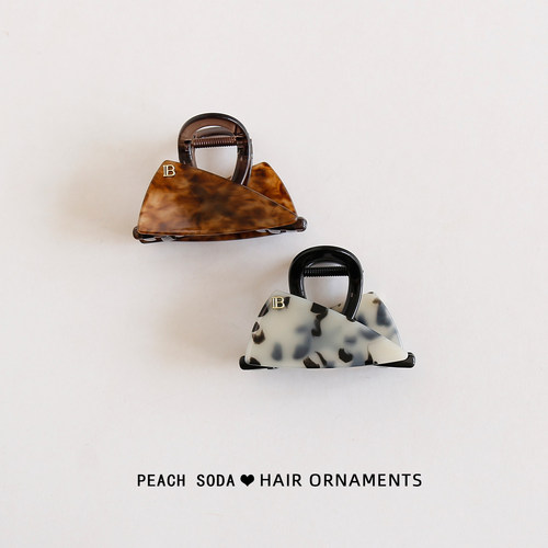 韩系三角豹纹醋酸抓夹2025新款后脑勺盘发鲨鱼夹女发量多发抓发饰