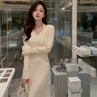 针织连衣裙女秋冬内搭修身 显瘦v领毛衣打底配大衣长裙女七色