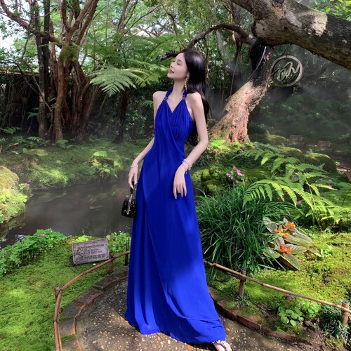 万神之名度假风v领挂脖连衣裙长裙拖地高级感气质女