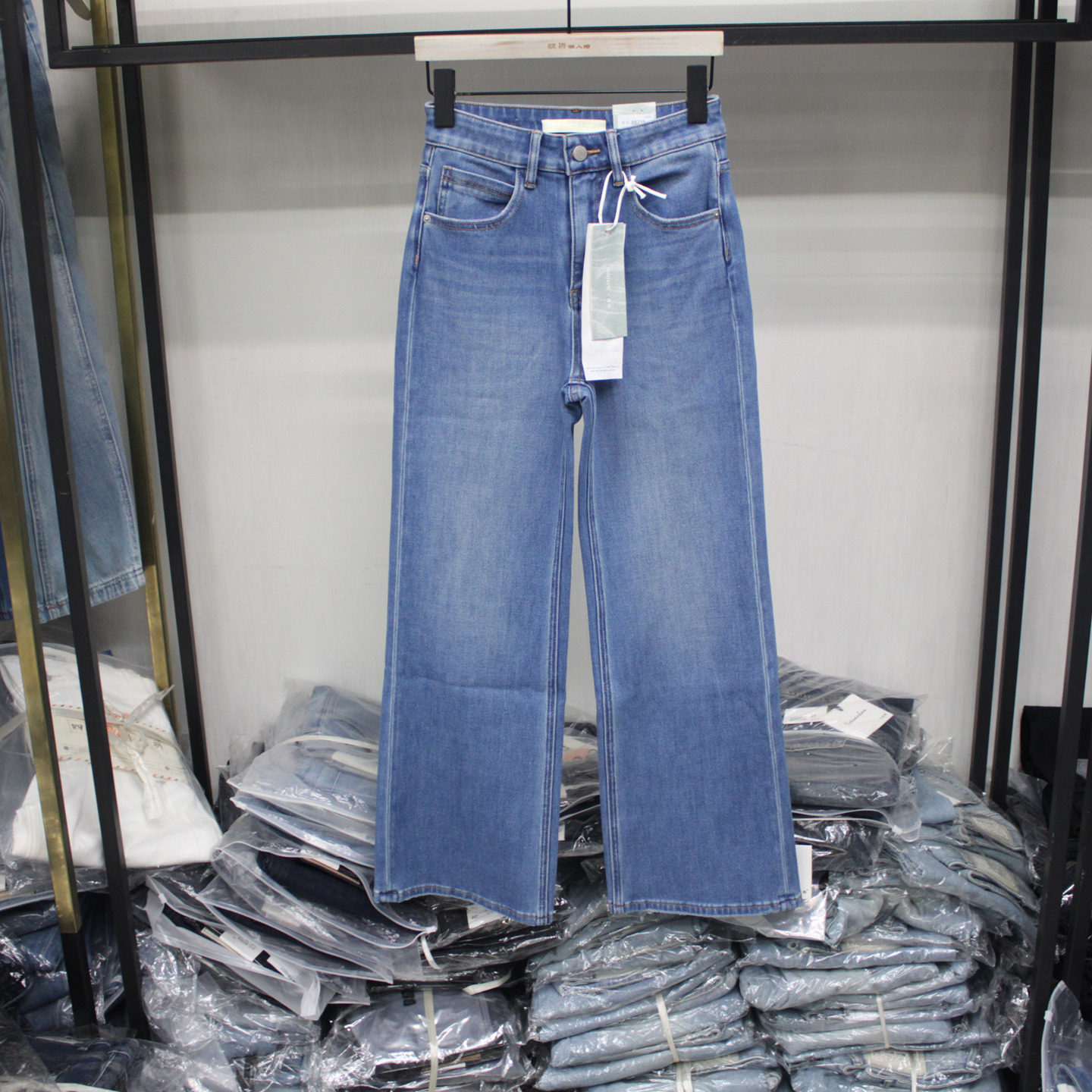欧货馆蓝色宽松直筒高腰牛仔裤2026年春季新款女四面弹窄版阔腿裤