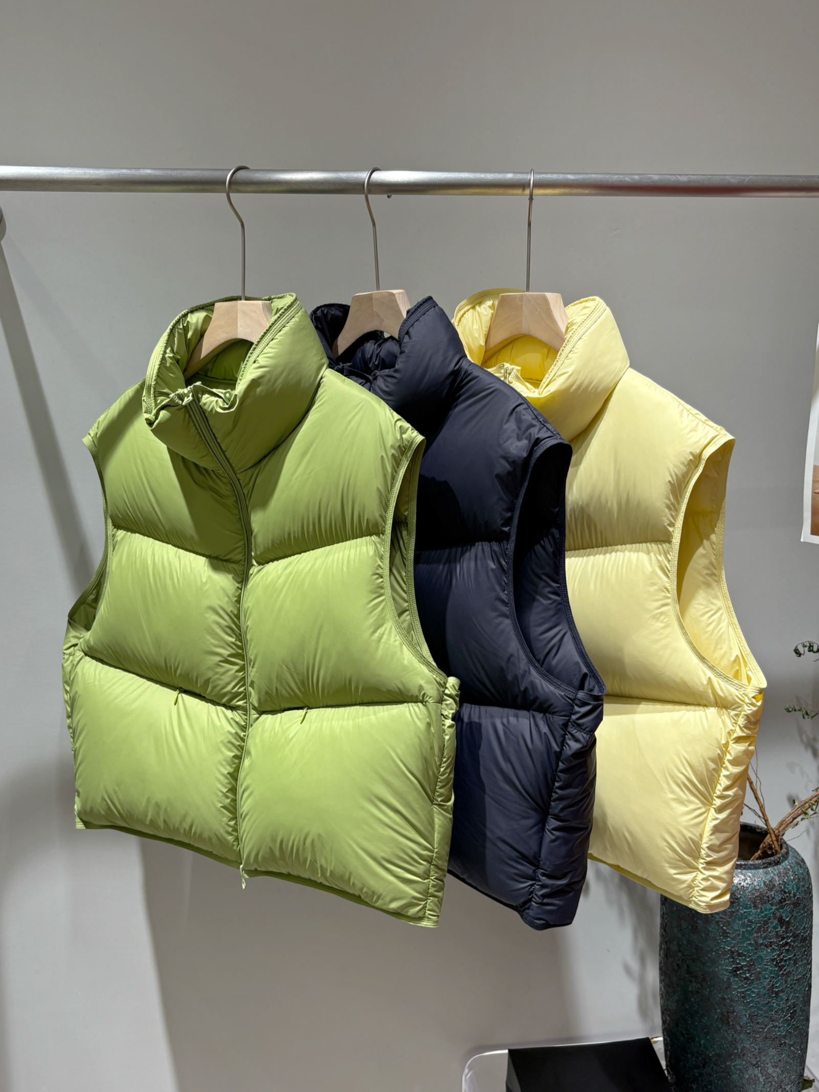 泡芙云朵蓬松保暖立领无胆防95白鹅绒马甲高级无袖羽绒背心外套女