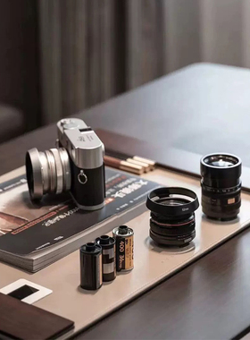 软装恒大简约样板间售楼处书房书桌摆件相机胶卷模型复古软装搭配