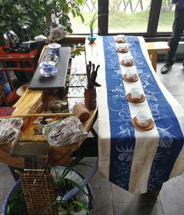 丹寨蜡染桌旗茶旗定制文创民族中国风板蓝根植物蓝染茶席桌布定做