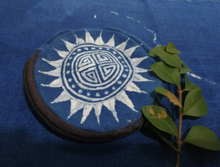 蜡染圆形碎钱袋定制小包铜鼓纹图案设计定做文创产品活动礼品包邮