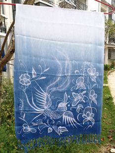 丹寨蜡染围巾定制植物染靛蓝板蓝根染色花鸟图案渐变绵绸秋冬款