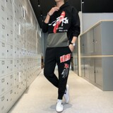 黑色