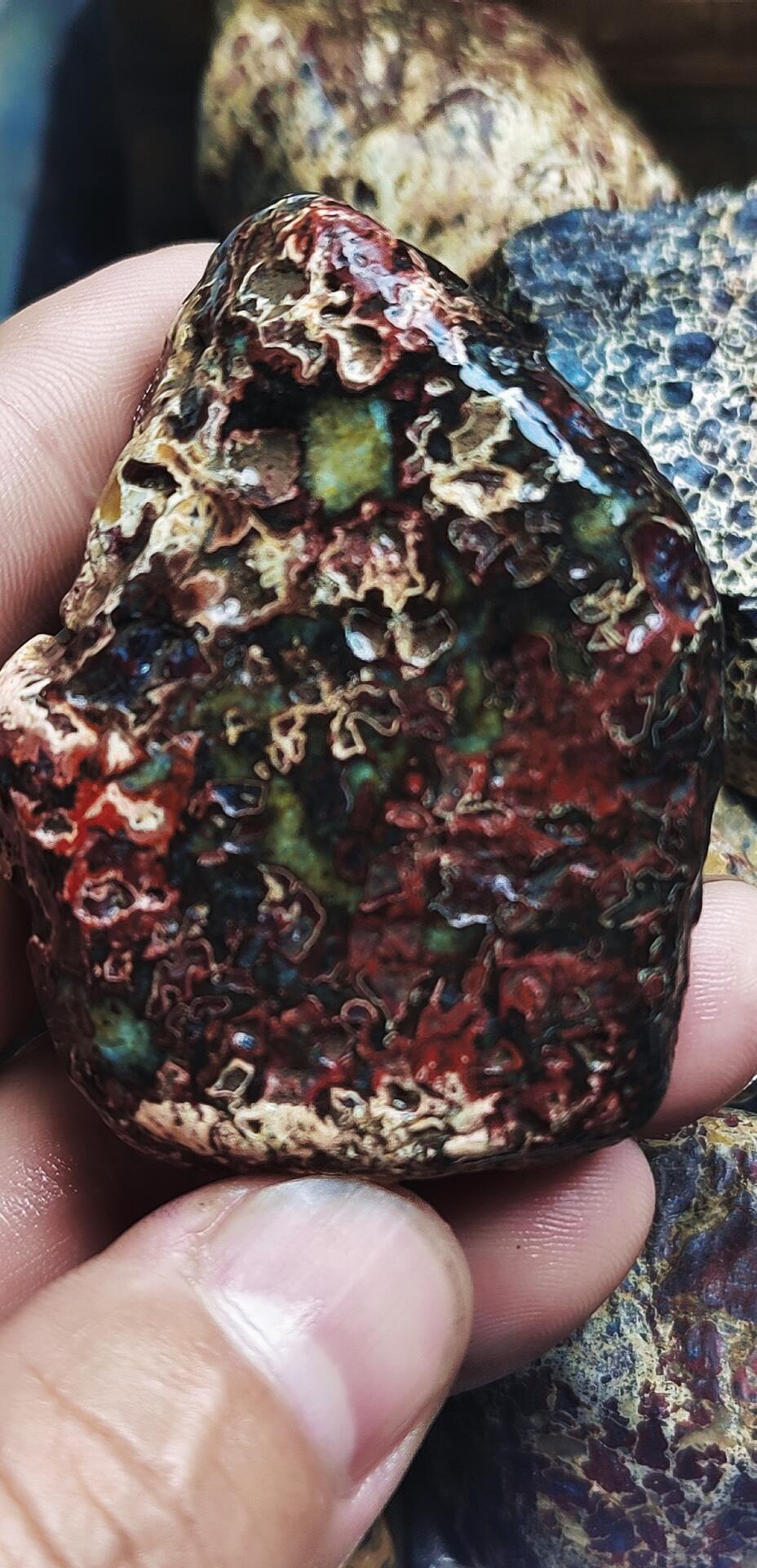 新疆戈壁石红伊丁石天宝石哈密红伊丁石