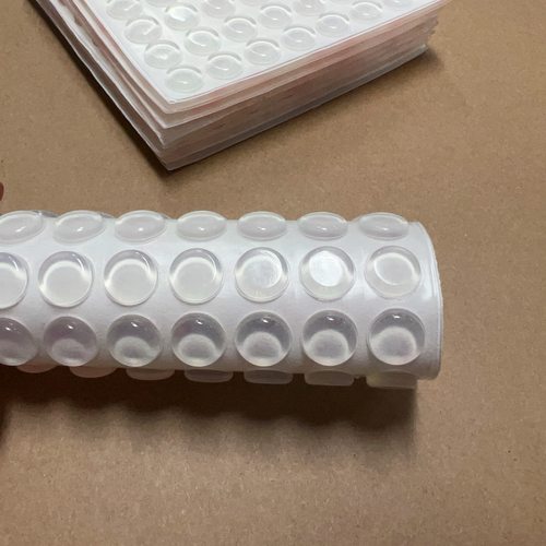 《厂家直销》自粘背胶   透明硅胶止滑垫 直径12mm*厚3mm 64粒