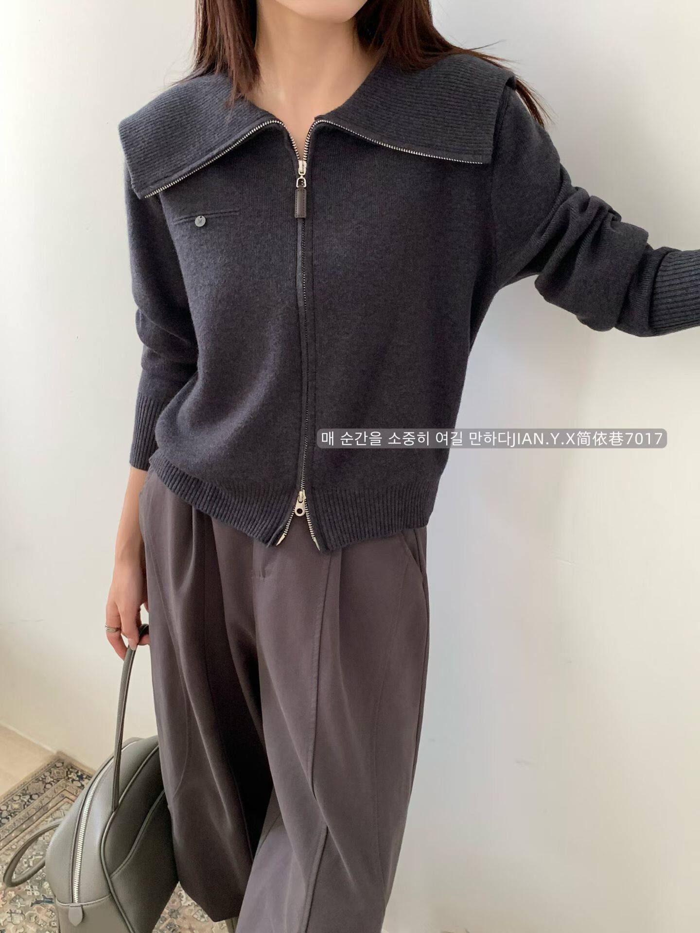 简依巷正品韩系大翻领针织衫女秋季新款双拉链小个子显瘦外搭上衣图片