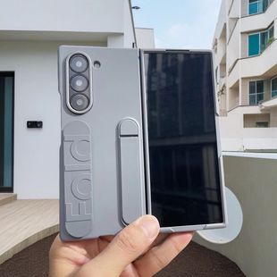 适用三星Z Fold6手机壳W24心系天下保护套立式腕带保护壳zfold5简约w23/22纯色zfold4支架fold3 w25外壳fold7