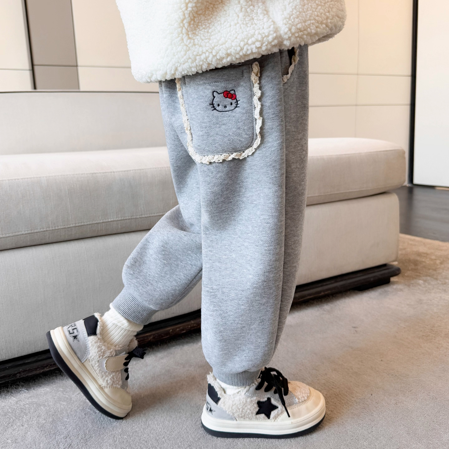 英国DHWA女童kt猫加绒卫裤秋冬季款儿童百搭束脚裤洋气宝宝运动裤