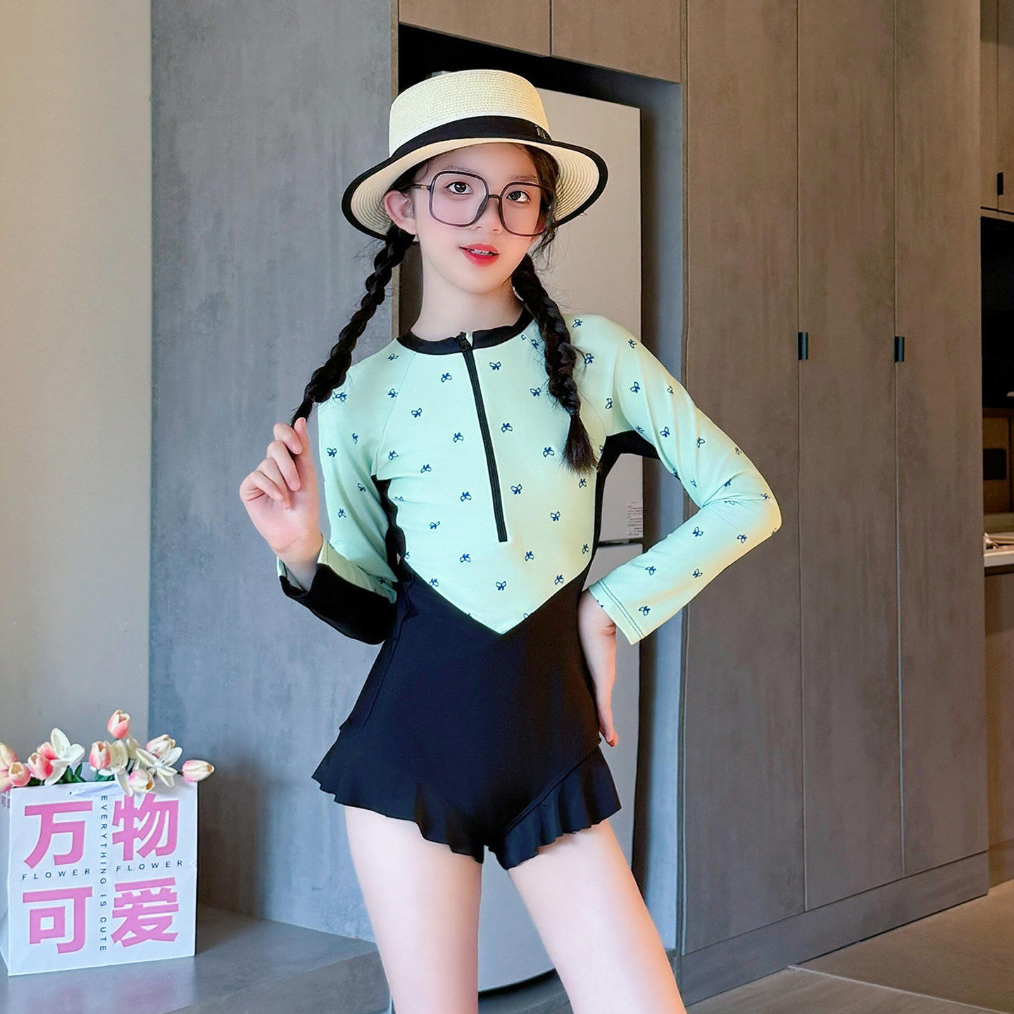 英国DHWA儿童泳衣女孩长袖防晒高级感女童游泳衣中大童带胸垫泳装