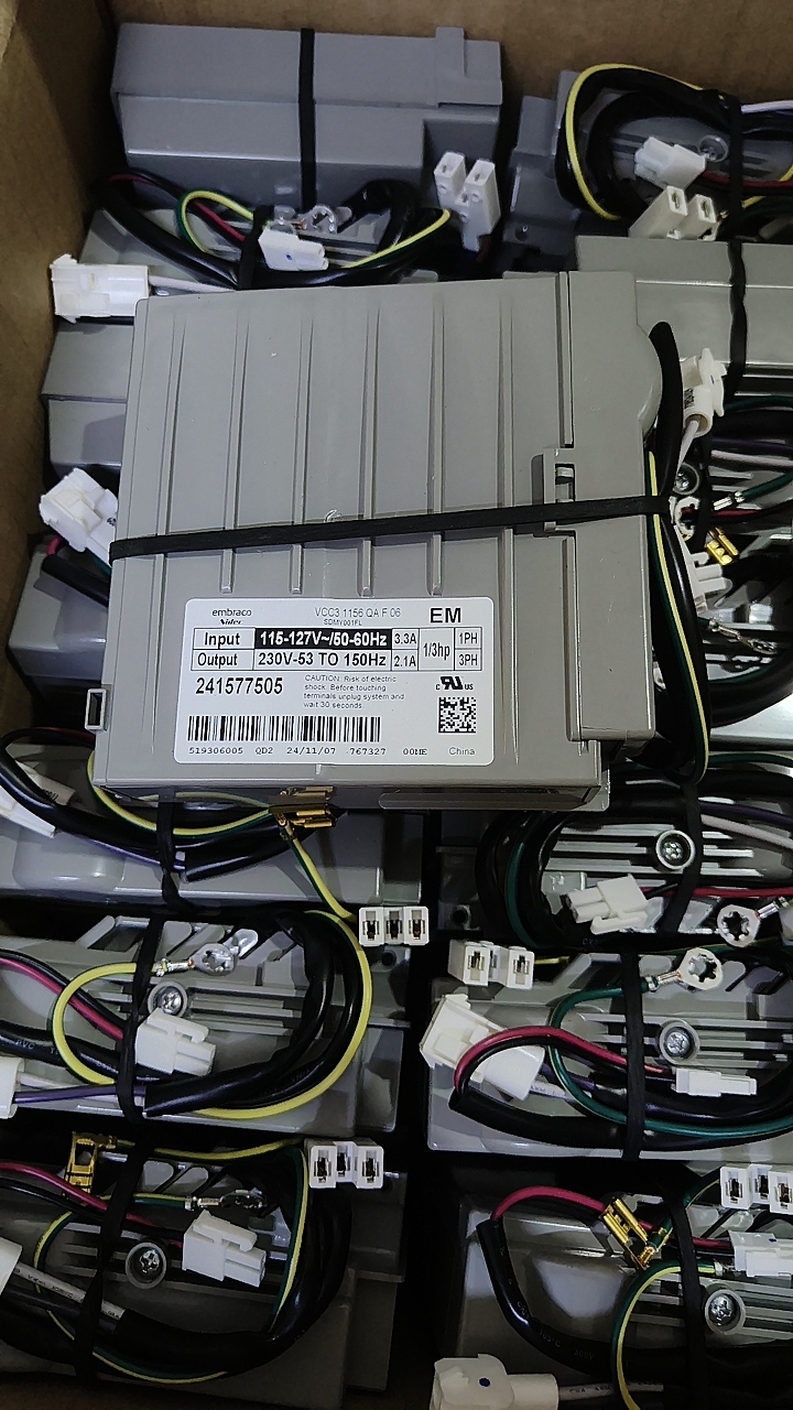 恩布拉克VCC3 1156 L2 F 76 冰箱驱动板115-127 V
