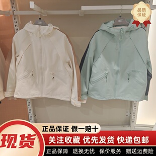 Skechers斯凯奇26春新款女子休闲运动连帽冲锋衣梭织外套P126W049