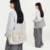 LIVEBOX斜挎包女大容量包包通勤背包休闲健身包单肩包 泡芙包