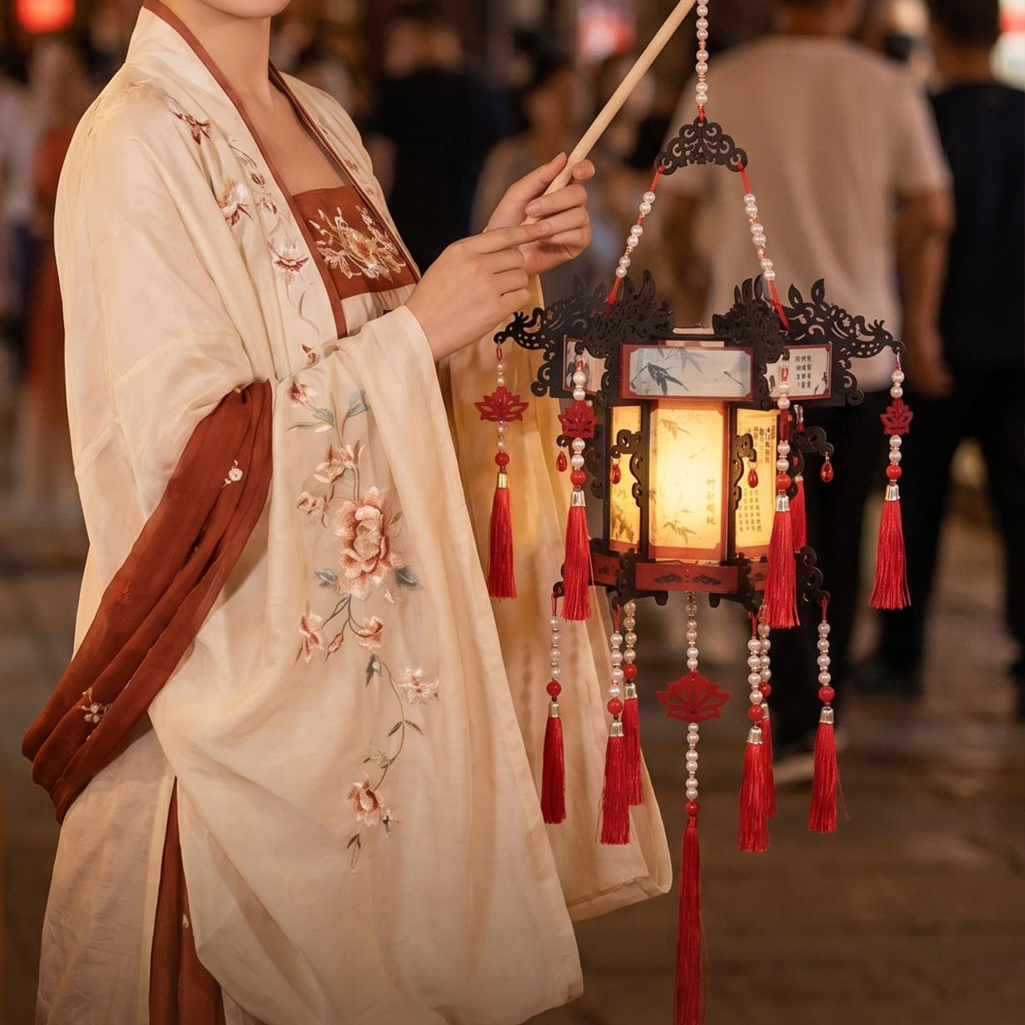 中秋手工制作古风宫灯汉服拍照图片