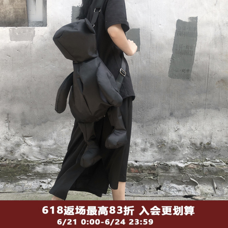 陆与山屿原创C*G川久19ss暗黑小熊布偶包男女手提斜跨背包多用