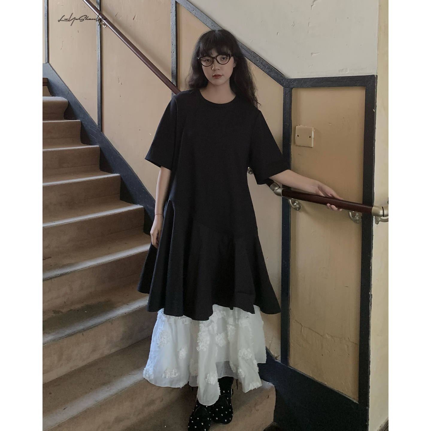 五分袖下摆拼接面料连衣裙