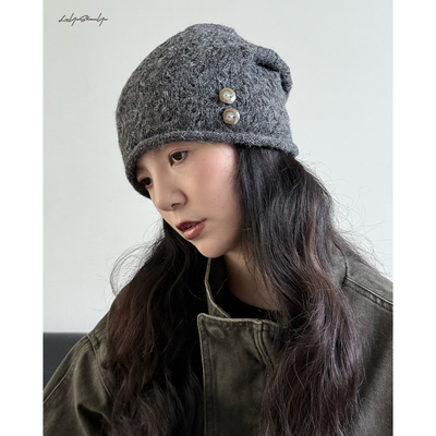纽扣装饰设计显脸小针织毛线冷帽