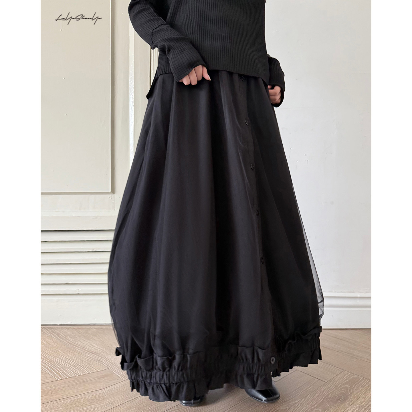 陆与山屿【云汐】网纱拼接前纽扣木耳边下摆百褶a字加厚半身裙黑